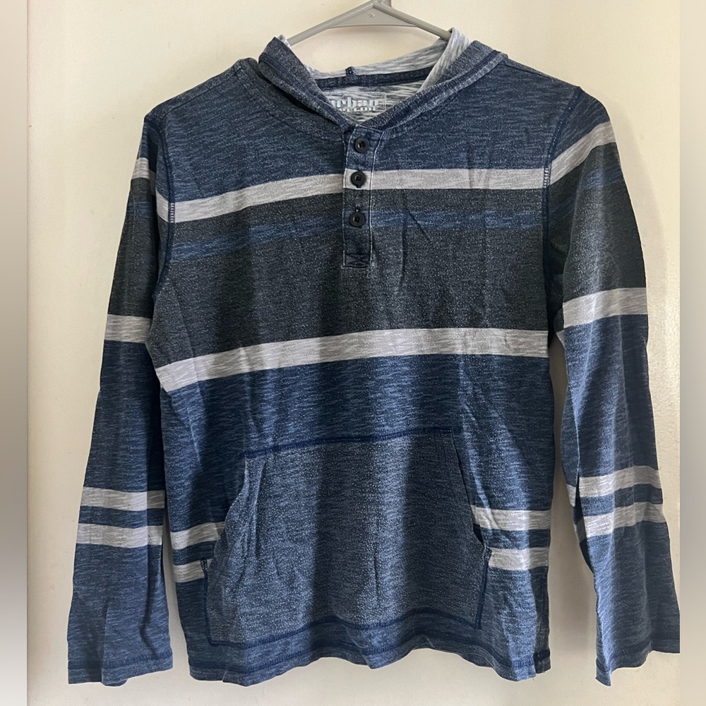 Urban Pipeline
Spring / summer appropriate - open bottom hoodie
Boys L